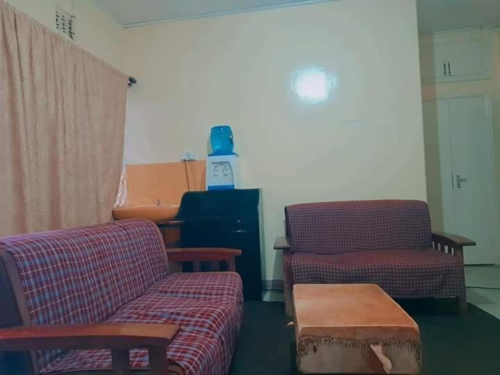 Pinkroses Gardens Hostel Nairobi Eksteriør bilde