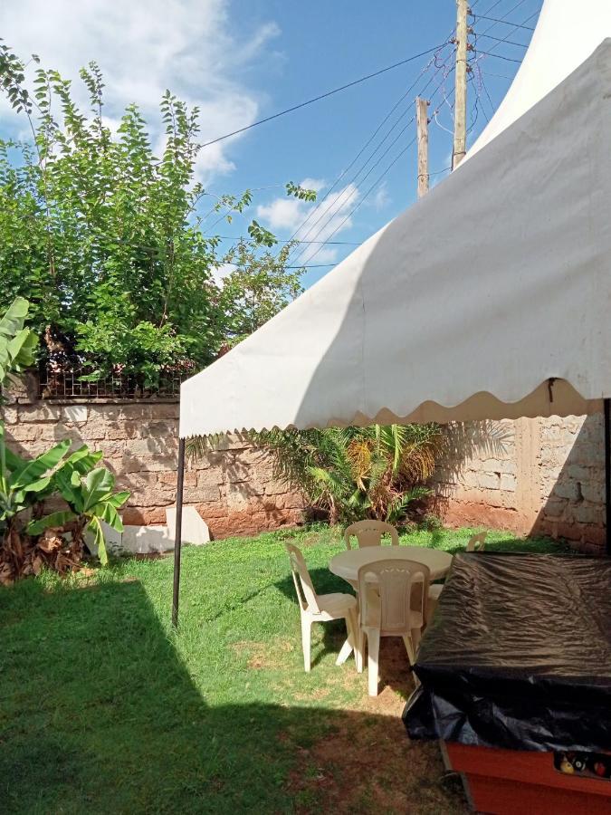 Pinkroses Gardens Hostel Nairobi Eksteriør bilde